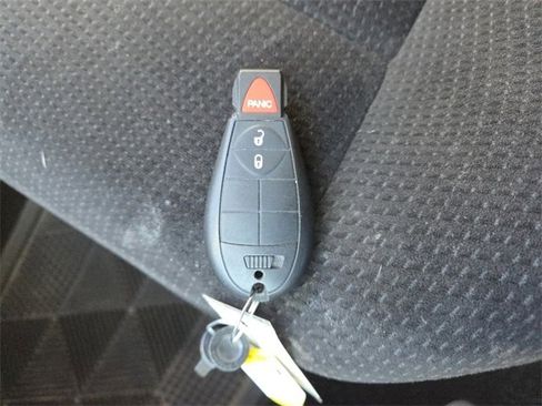 Used 2014 Dodge Grand Caravan American Value Package image 31