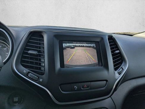Used 2020 Jeep Cherokee Latitude Plus FWD image 8