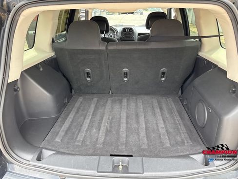 Used 2012 Jeep Patriot Latitude w/ Sun/Sound Group AWD/4WD image 24