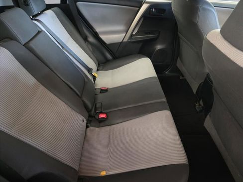 Used 2014 Toyota RAV4 LE image 19