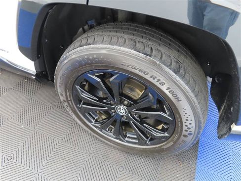 Used 2023 Toyota RAV4 XSE AWD/4WD image 7
