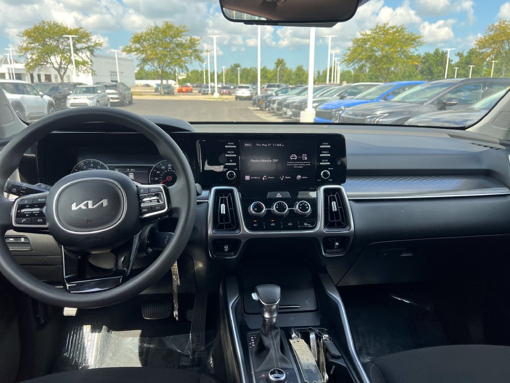 Certified 2023 Kia Sorento LX AWD/4WD image 12