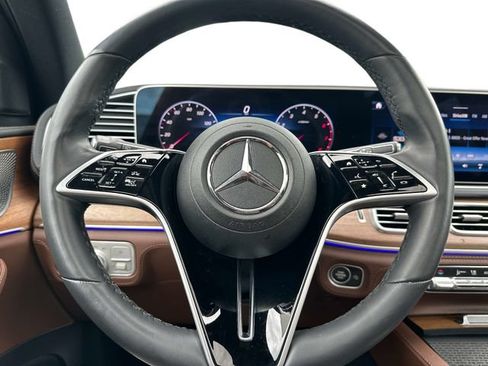 Certified 2024 Mercedes-Benz GLS 450 4MATIC image 21