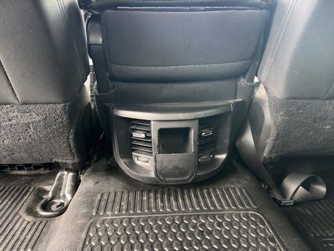 Used 2019 RAM 5500 Tradesman w/ Chrome Appearance Group AWD/4WD image 4