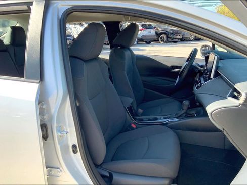 Used 2020 Toyota Corolla LE image 8
