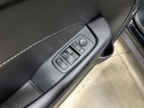 Used 2023 Dodge Challenger SXT w/ Plus Package image 15