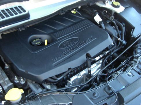 Used 2017 Ford Escape Titanium image 22