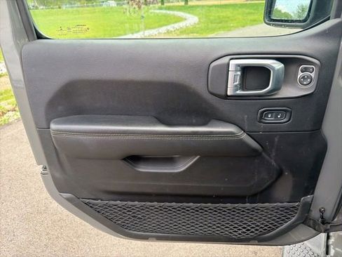 Used 2021 Jeep Wrangler Unlimited Sahara w/ Cold Weather Group AWD/4WD image 19