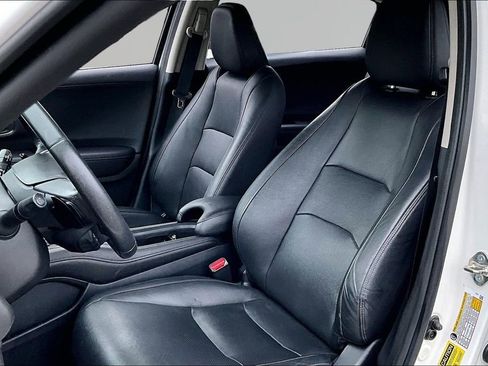 Used 2019 Honda HR-V Touring image 17
