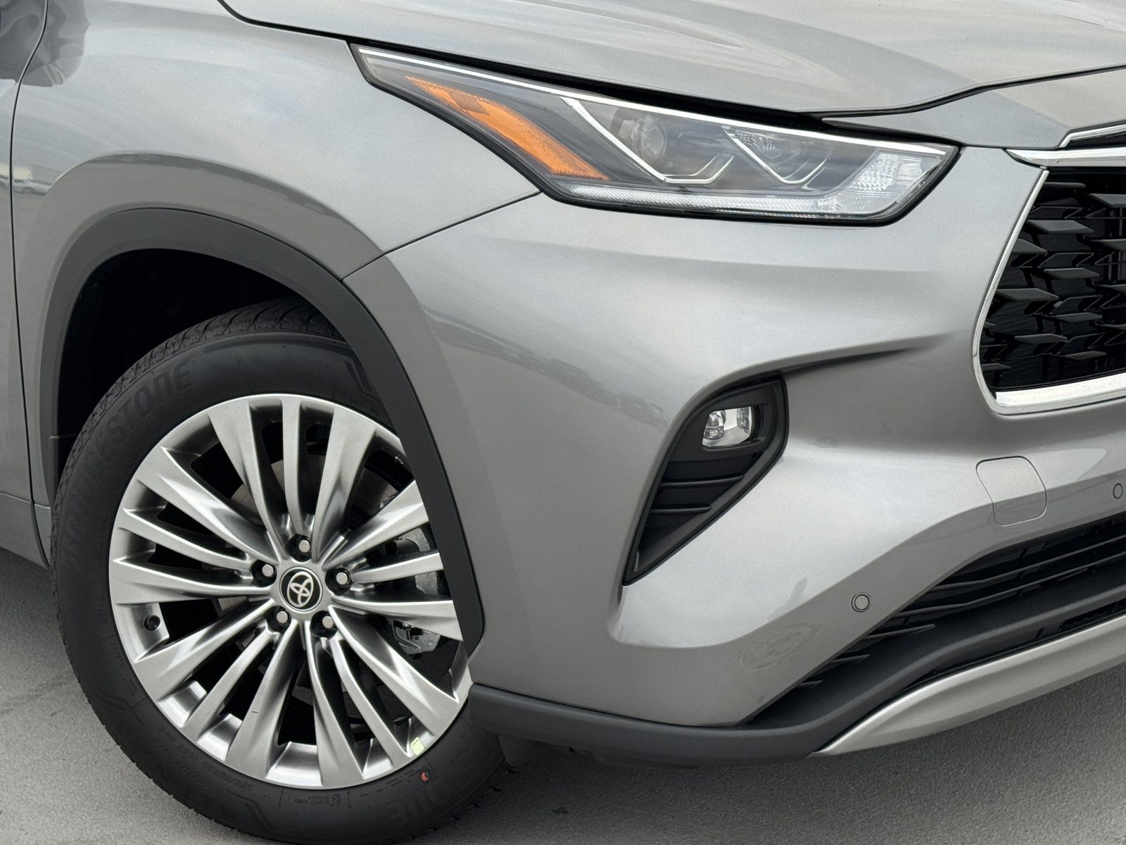 New 2026 Toyota Highlander Platinum AWD/4WD image 11