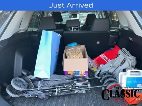 Used 2021 Toyota RAV4 XLE image 15