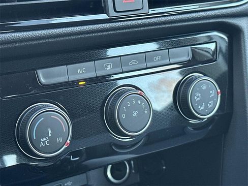 New 2026 Volkswagen Taos S image 21