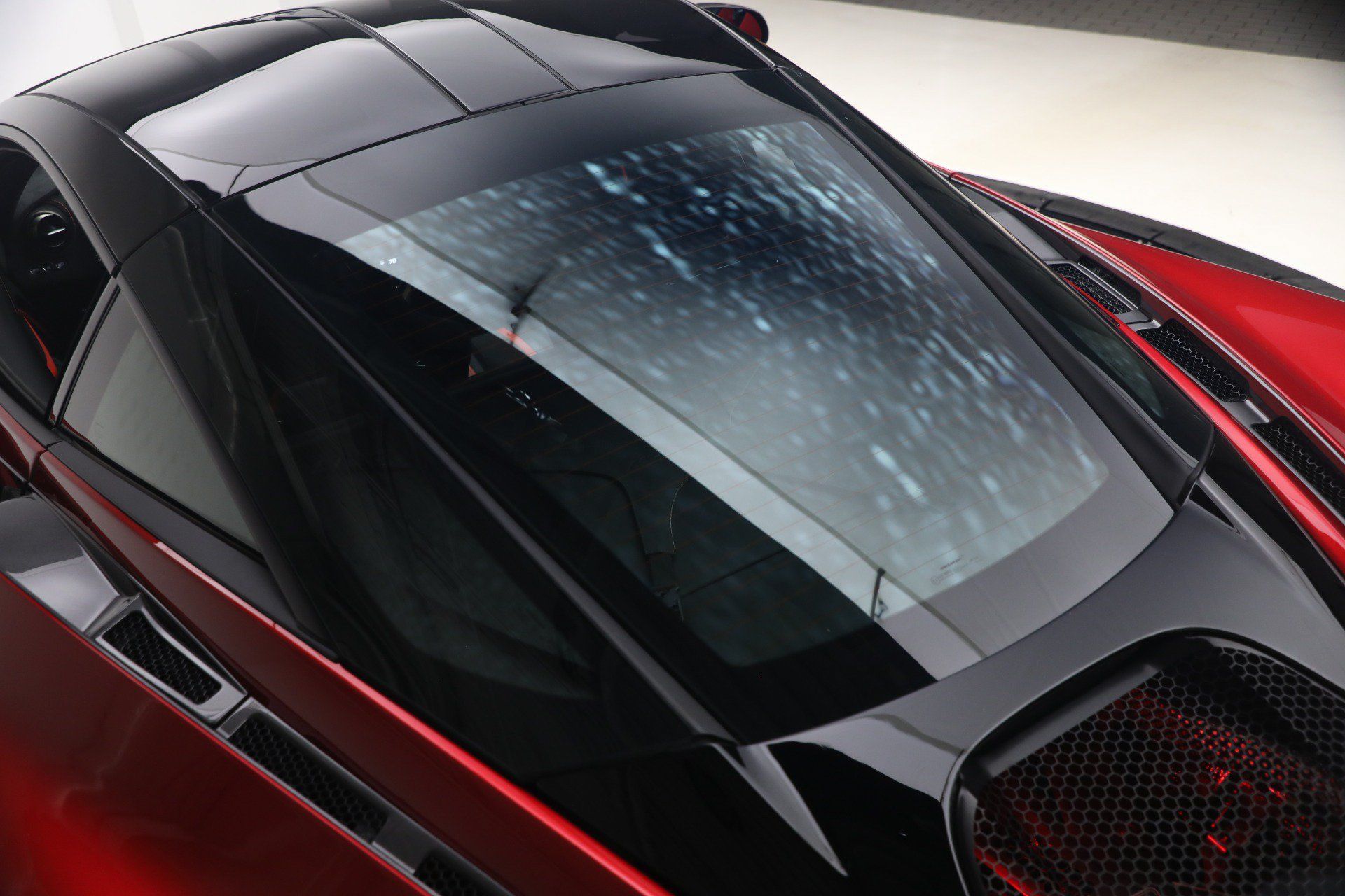 Used 2019 McLaren 720S Performance RWD image 33