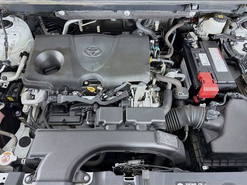 Used 2020 Toyota RAV4 XLE w/ Carpet Mat Package FWD image 28