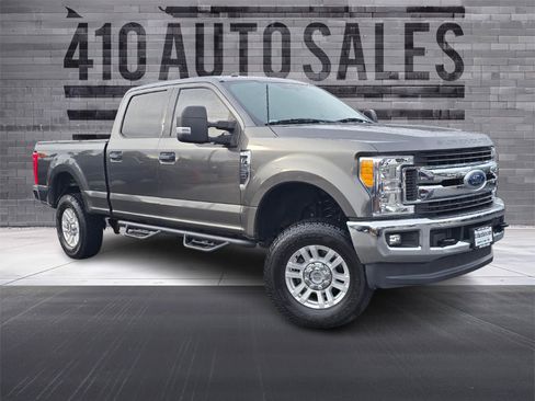 Used 2017 Ford F250 XLT w/ XLT Value Package image 1