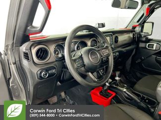 Used 2020 Jeep Gladiator Sport w/ Trailer Tow Package AWD/4WD video 3