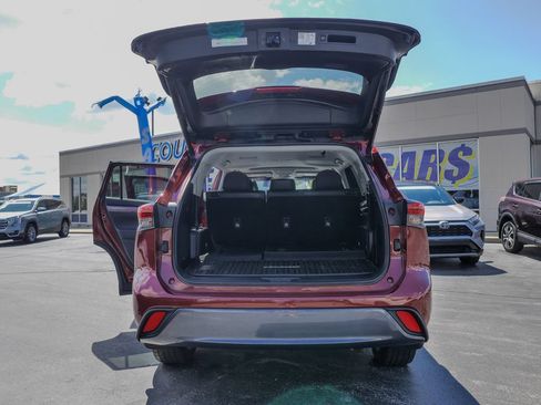Used 2021 Toyota Highlander Limited AWD/4WD image 16
