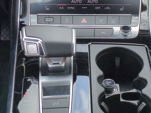 Used 2021 Audi Q7 2.0T Premium w/ Convenience Package AWD/4WD image 18