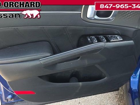 Used 2023 Kia Sorento SX image 9