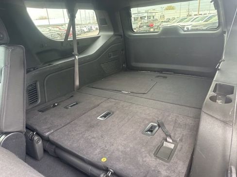 Used 2025 Chevrolet Suburban Z71 image 29