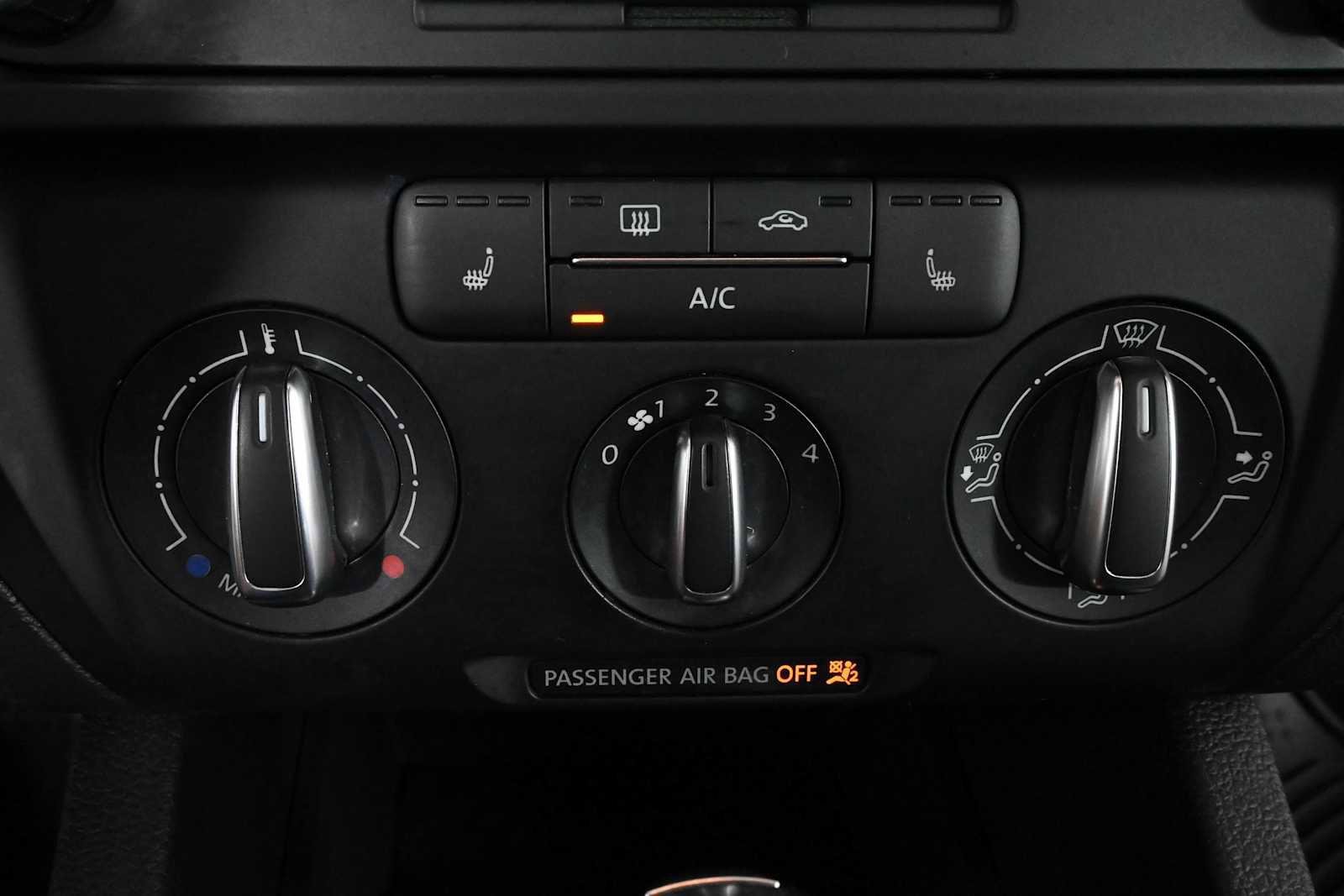 Used 2014 Volkswagen Jetta SE FWD image 25