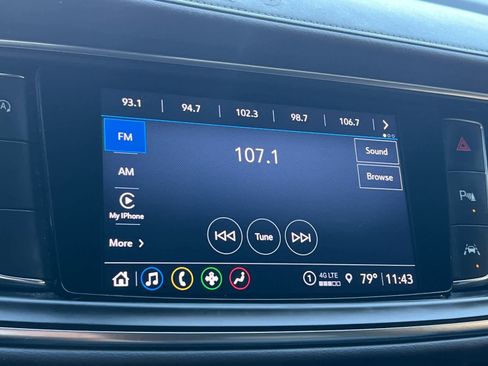 Used 2022 Buick Enclave Essence image 15