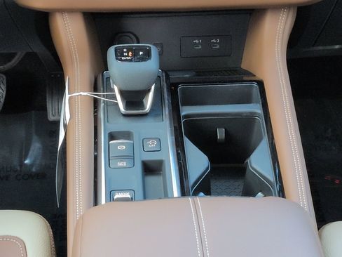 New 2026 Nissan Pathfinder Platinum FWD image 21