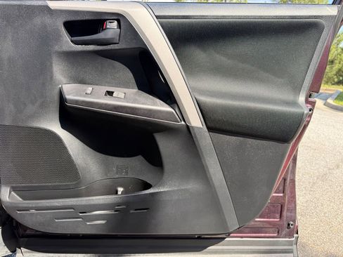 Used 2018 Toyota RAV4 LE w/ All Weather Liner Package FWD image 43