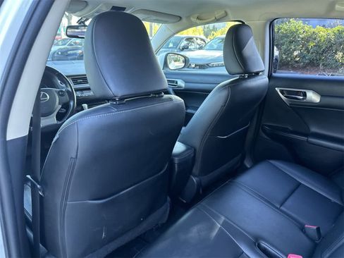Used 2016 Lexus CT 200h image 14