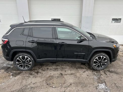 Certified 2022 Jeep Compass Limited image 6