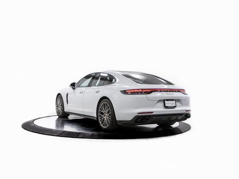 Certified 2023 Porsche Panamera Platinum Edition image 3