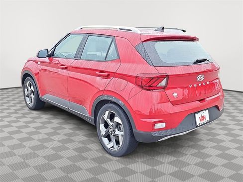 Used 2022 Hyundai Venue Limited w/ Cargo Package image 7