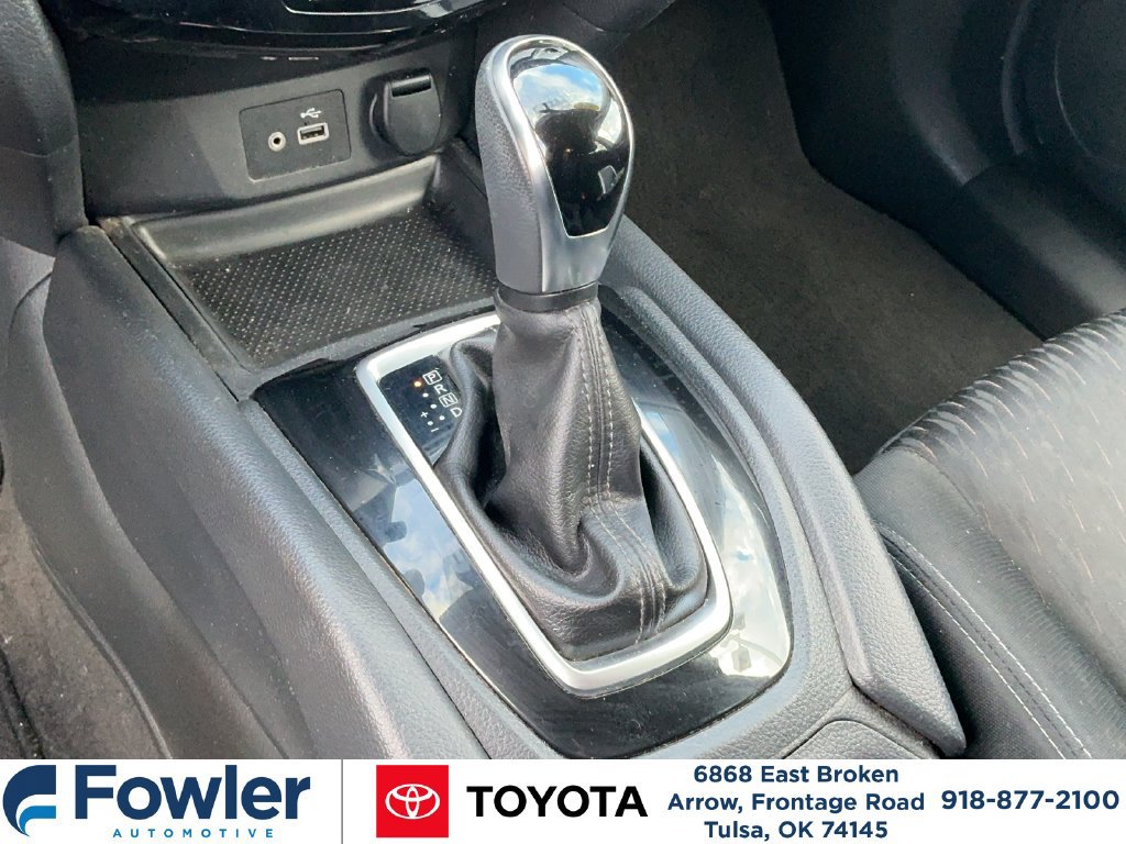 Used 2018 Nissan Rogue SV w/ Premium Package AWD/4WD image 23