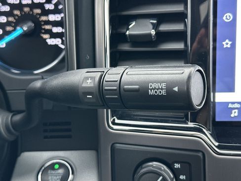 Used 2022 Ford F450 Limited w/ FX4 Off-Road Package image 32