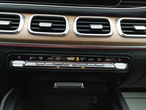 Used 2021 Mercedes-Benz GLE 450 4MATIC image 13