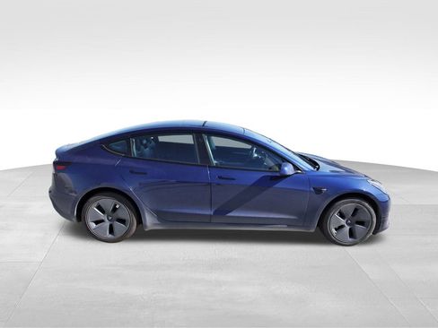 Used 2023 Tesla Model 3 Standard Range image 5