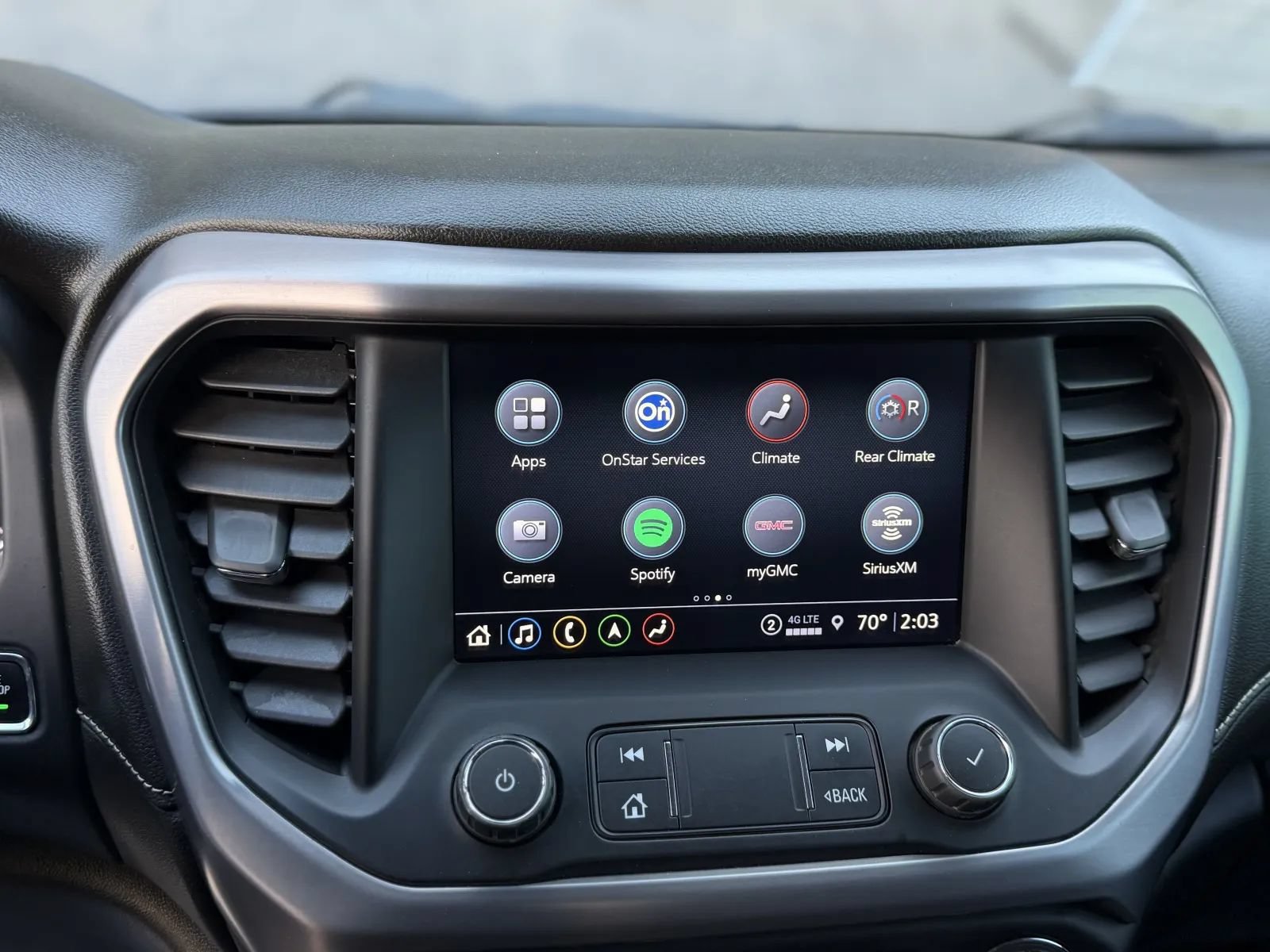 Used 2022 GMC Acadia AT4 w/ Technology Package AWD/4WD image 35