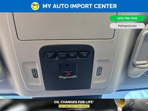 Used 2025 Toyota Camry XLE FWD image 20