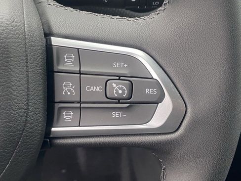 New 2026 Jeep Compass Limited image 18