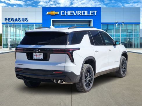 New 2026 Chevrolet Traverse LT image 4