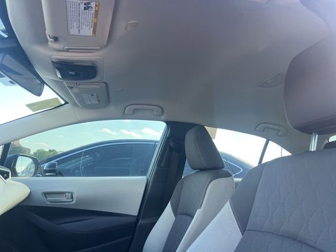 Used 2025 Toyota Corolla LE FWD image 10