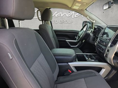 Used 2020 Nissan Titan SV w/ SV Convenience Package image 24