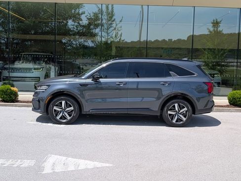 Used 2023 Kia Sorento EX FWD image 2