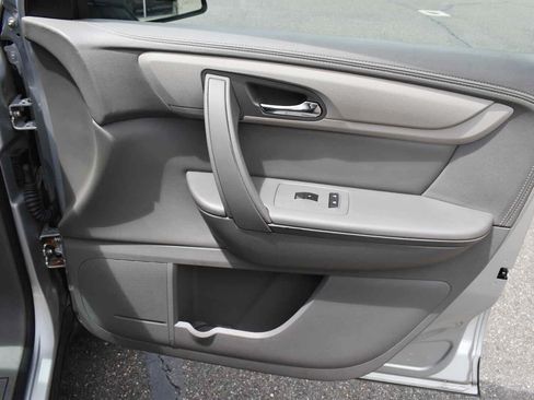 Used 2017 Chevrolet Traverse LS FWD image 44
