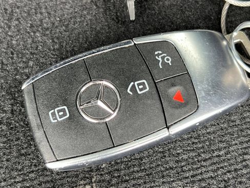 Used 2025 Mercedes-Benz GLB 250 image 23