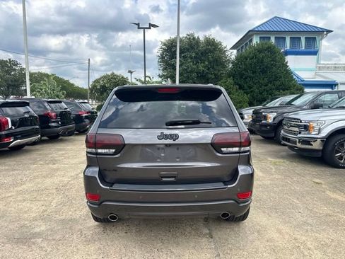 Used 2015 Jeep Grand Cherokee Altitude AWD/4WD image 6