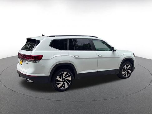 Used 2025 Volkswagen Atlas SE AWD/4WD image 15