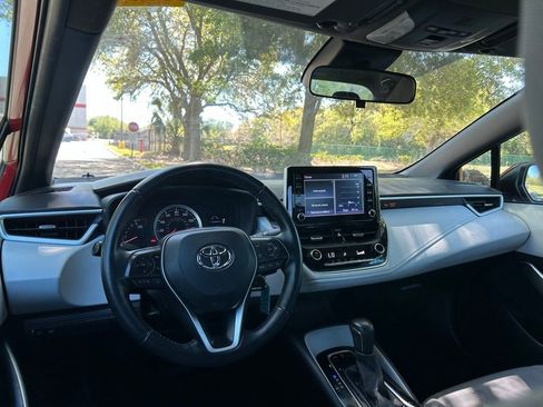 Used 2020 Toyota Corolla SE image 11