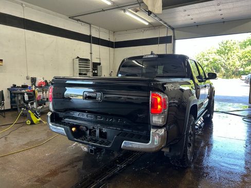 Used 2023 Toyota Tacoma TRD Off-Road AWD/4WD image 7