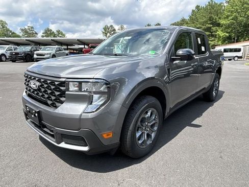 New 2025 Ford Maverick XLT w/ XLT Luxury Package FWD image 4